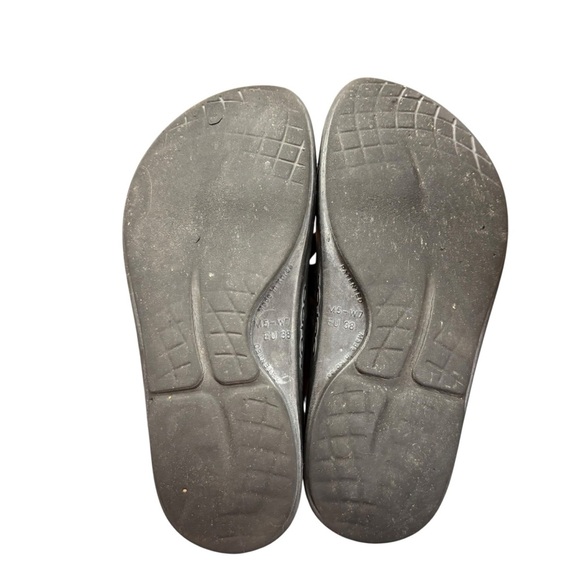 OOFOS Ooriginal Black Slide Unisex Recovery Sandals Men’s 5/Women’s 7 - Picture 6 of 10